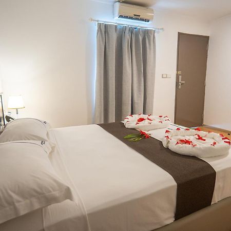 Airport Ace Hotel Наді Екстер'єр фото