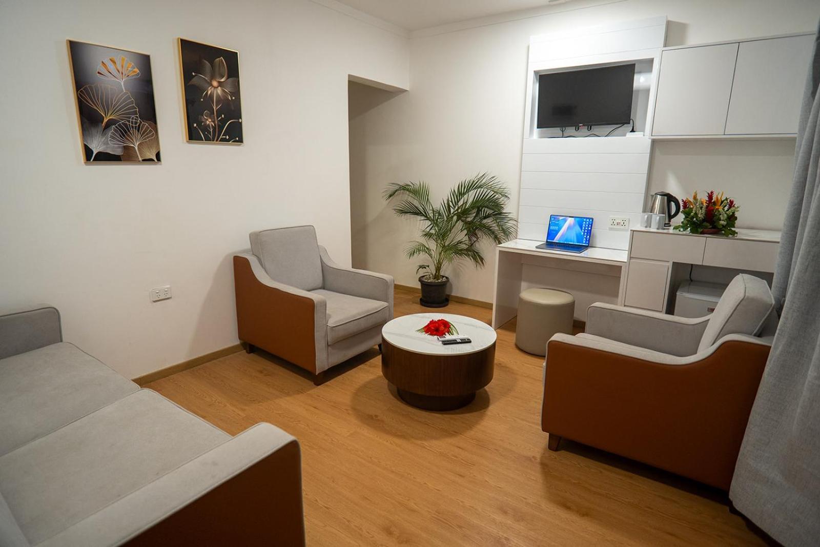 Airport Ace Hotel Наді Екстер'єр фото